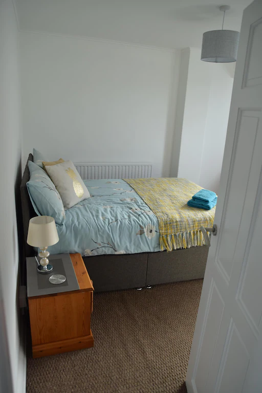 Port View Newlyn bedroom